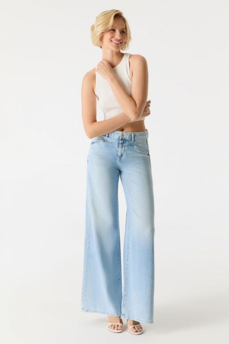  LIGHT BLUE