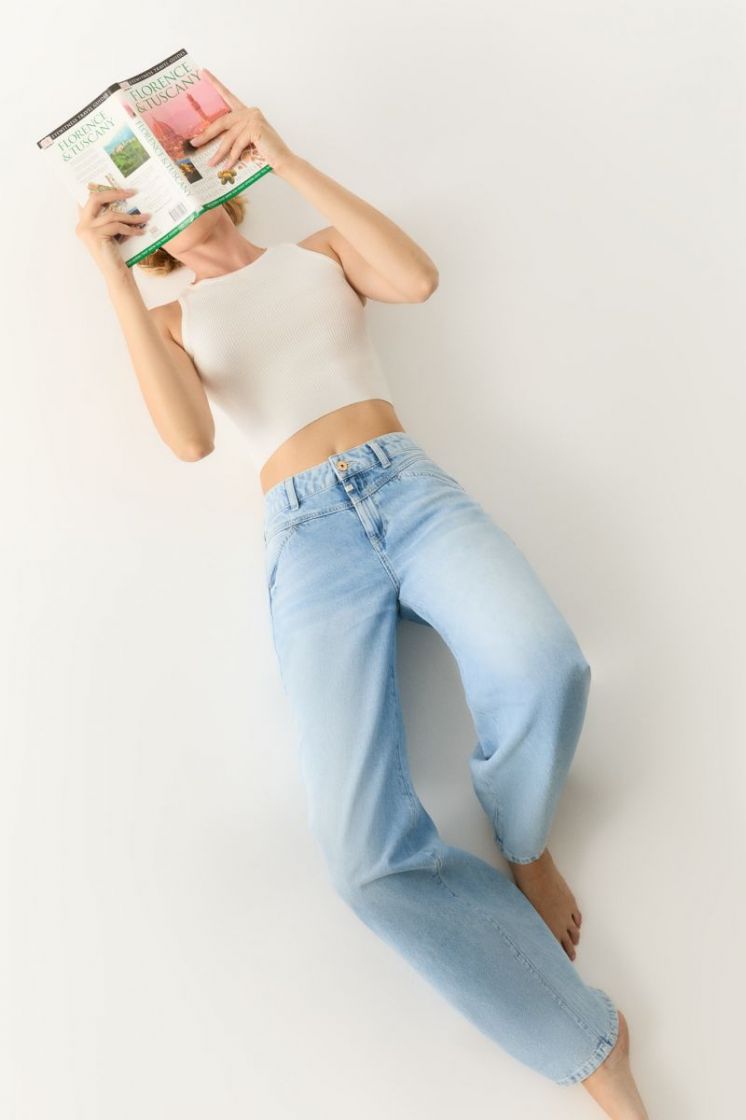  LIGHT BLUE