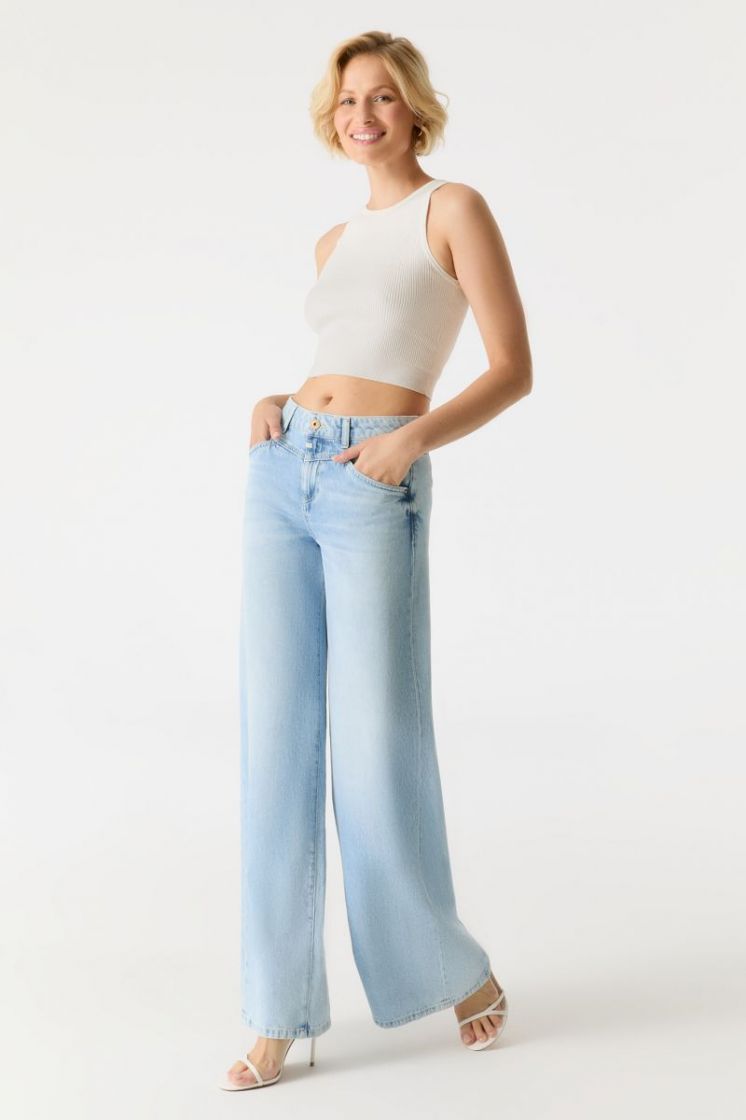  LIGHT BLUE